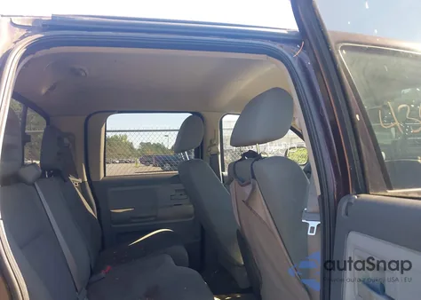 2005 Dodge Dakota Slt z USA, uszkodzony, nr VIN 1D7HW48N75S338747